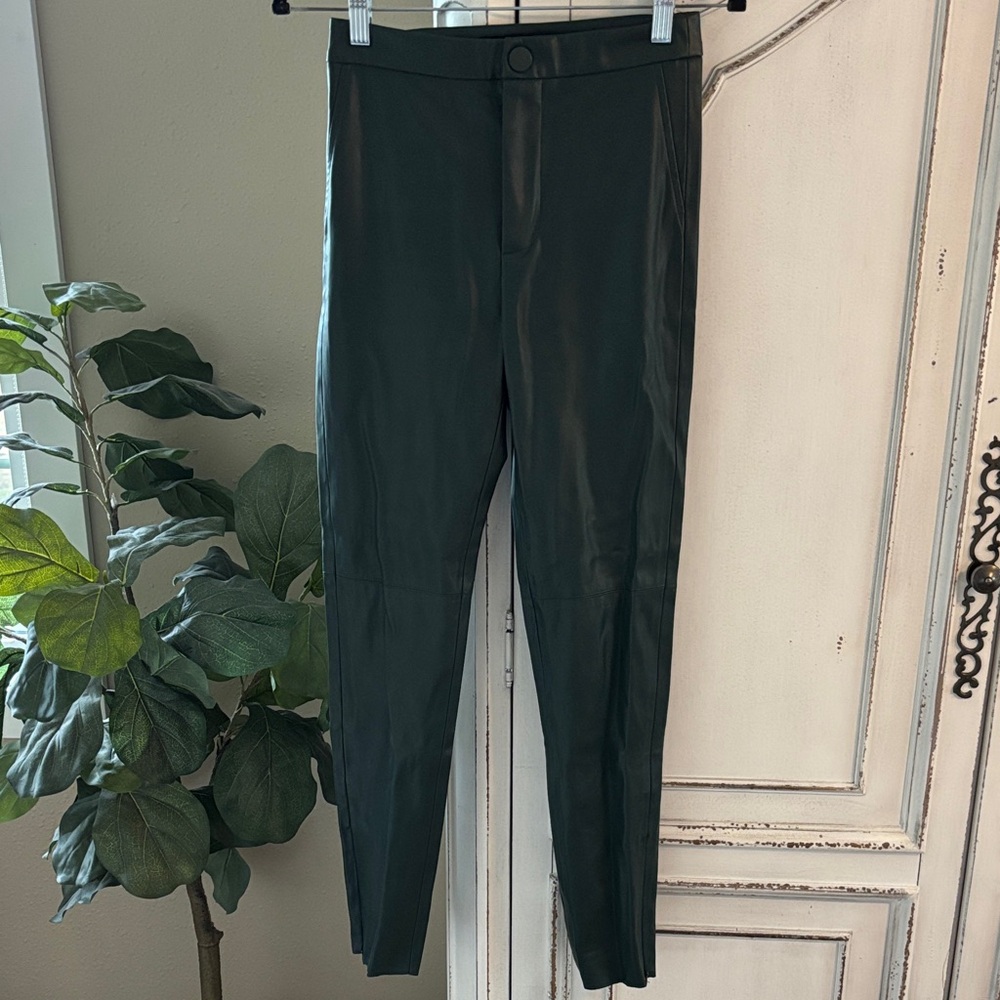 ZARA Women's Green Faux Leather Skinny Pants size XS
